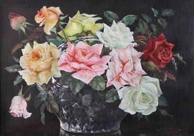 Lot 1046 - Mavis Devitt - A still life with roses in a...