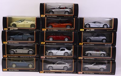 Lot 593 - 15 various Maisto 1/18 scale diecast vehicles...