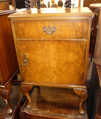 Lot 1224 - A pair of figured walnut and crossbanded...