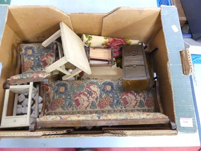 Lot 368 - A collection of large scale dolls house...