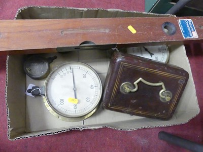 Lot 518 - A quantity of scientific and steam interest...