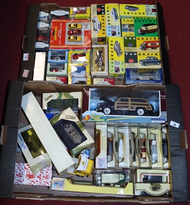 Lot 546 - Two trays of modern issue diecast to include...
