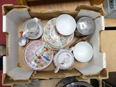 Lot 467 - A collection of ceramics, to include Japanese...