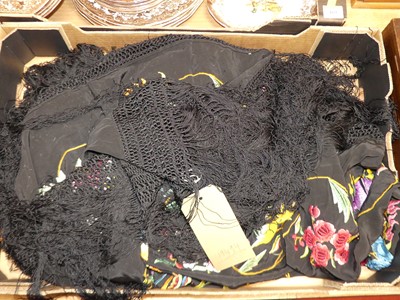 Lot 470 - A vintage floral embroidered silk shawl