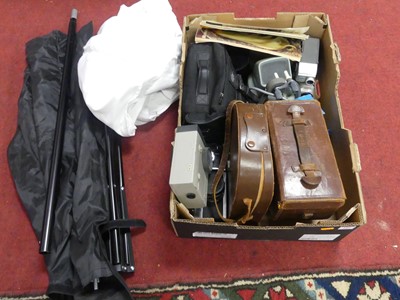 Lot 494 - A collection of cameras, to include a Minolta...