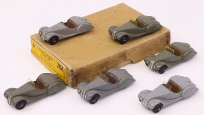 Lot 651 - Dinky Toys No.38A Trade box for a 6 Frazer...