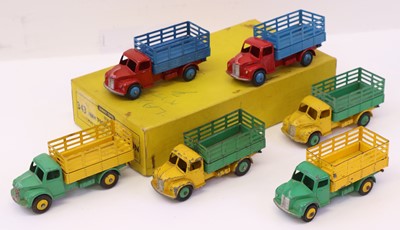 Lot 652 - Dinky Toys 30n original trade box containing 6...