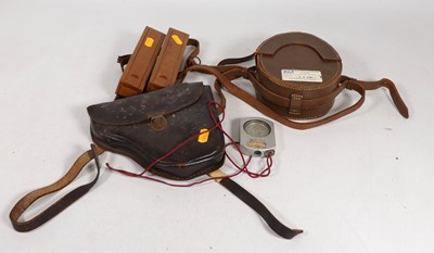 Lot 407 - An early 20th century Hypsometric aneroid...