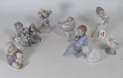 Lot 158 - A collection of Lladro porcelain figures, to...