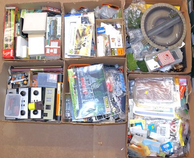 Lot 238 - Six boxes containing various HO gauge...