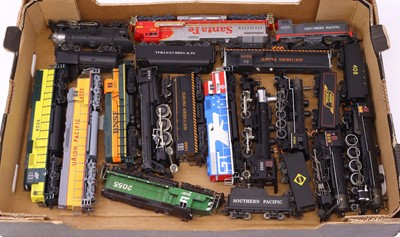Lot 268 - One tray of HO gauge loose locomotives, to...