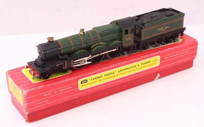 Lot 285 - 2231 Hornby-Dublo 2-rail ‘Cardiff Castle’...