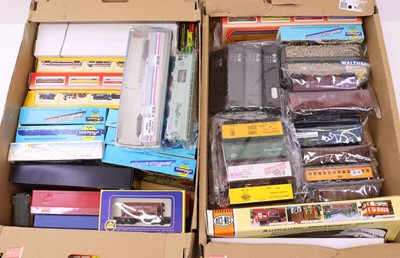 Lot 253 - Two trays containing HO gauge wagons and...