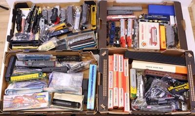 Lot 226 - Four trays containing various HO gauge...