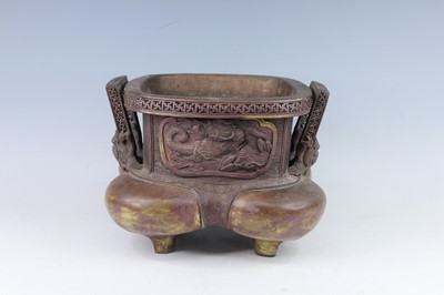 Lot 14 - A large Japanese bronze censer, Edo Period,...