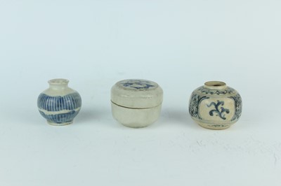 Lot 35 - Three small Chinese vessels, Late Ming to...