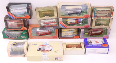 Lot 82 - tray containing 1/76 scale modern issue public...