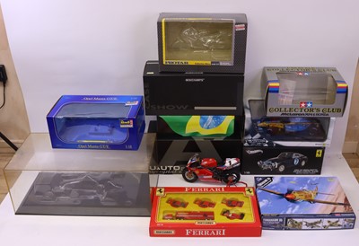 Lot 85 - 2 boxes containing a collection to include: a...