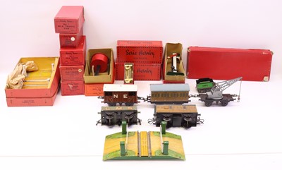 Lot 93 - One tray containing various Hornby 0 gauge pre-...
