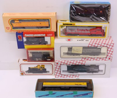 Lot 260 - Nine H0 gauge loos to include an Athearn S12...