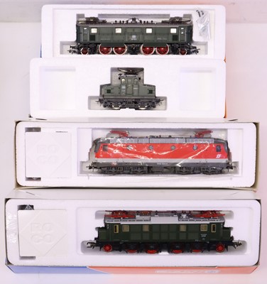 Lot 255 - Four HO gauge Roco locomotives to include a BR...