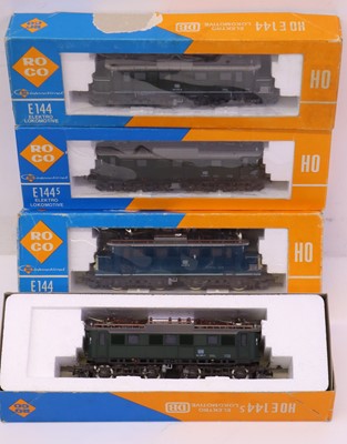 Lot 250 - Four Roco H0 gauge locomotives to include an...