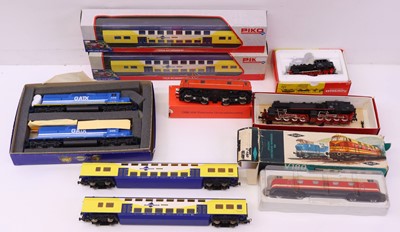 Lot 242 - A collection of various H0 gauge continental...