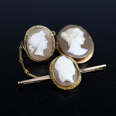 Lot 2022 - Three yellow metal pieces of shell cameo...