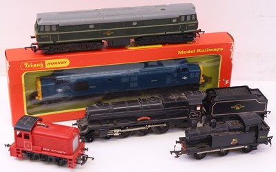 Lot 198 - Five Triang 00 gauge locomotives to include a...