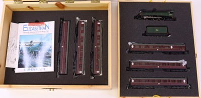 Lot 209 - Bachmann 00 gauge limited edition A4...
