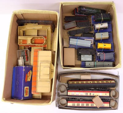 Lot 223 - Hornby Dublo collection of boxed rolling stock...