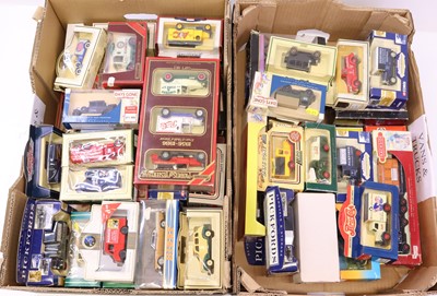Lot 518 - 2 trays of mixed modern issue diecasts, to...