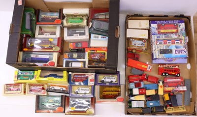 Lot 521 - 2 trays containing boxed and loose modern...