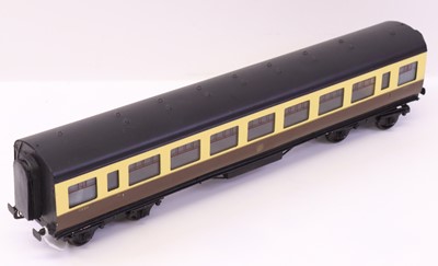 Lot 142 - An 0 gauge semi-coarse scale Exley style coach...