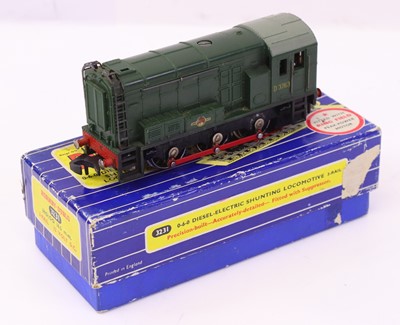Lot 264 - Hornby Dublo 3-rail 3231 Class 08 diesel...