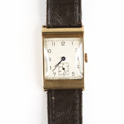 Lot 347 - A gentlemans 9 carat gold cased wristwatch,...