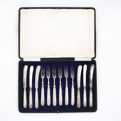 Lot 260 - A cased six-place setting George V silver...