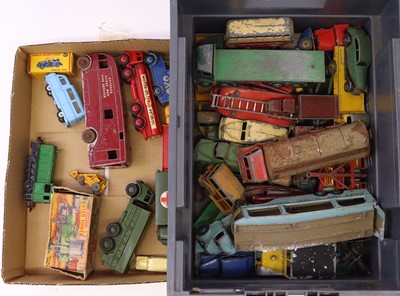 Lot 688 - 2 small boxes containing a collection of loose...