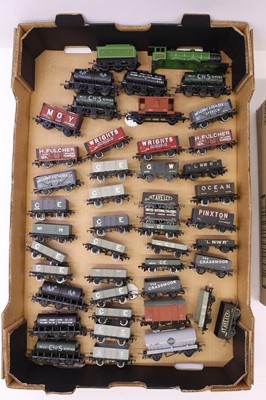 Lot 211 - One tray of various 00 gauge unboxed wagons to...