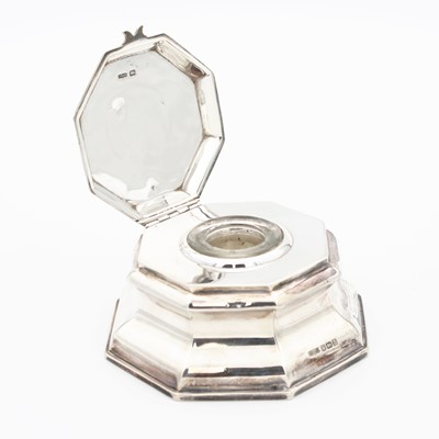 Lot 264 - An early 20th century silver inkwell, of...