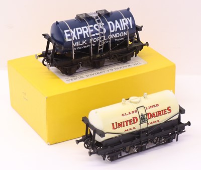 Lot 216 - Two 0 gauge finescale Wagon and Carriage Works...