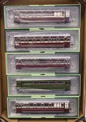 Lot 262 - Five Lionheart trains (Dapol) 016 0 gauge...