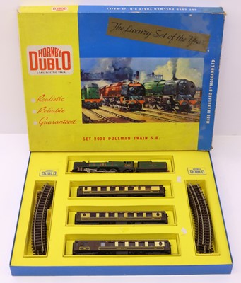 Lot 323 - 2035 Hornby-Dublo 2-rail Pullman set...