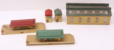 Lot 360 - Hornby-Dublo pre-war wooden buildings: 2-road...