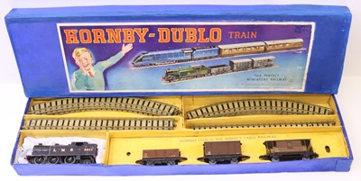 Lot 422 - DG7 Pre-war Hornby-Dublo clockwork tank goods...