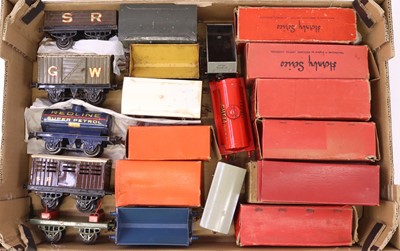 Lot 104 - One tray containing twenty-one mixed pre and...