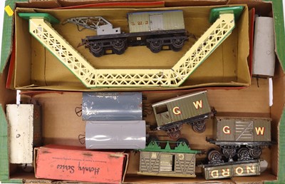 Lot 95 - Tray containing mainly Hornby 0-gauge items:...