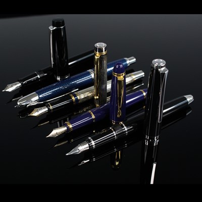 Lot 419 - A Pilot of Japan Grance Stripe fountain pen...