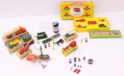 Lot 869 - Small collection of vintage diecast to include;...