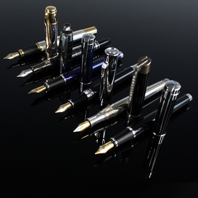 Lot 300 - A collection of Baoer of China fountain pens,...